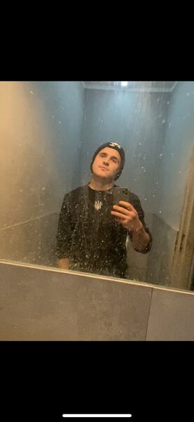  ,   Wiktor, 21 ,   ,   