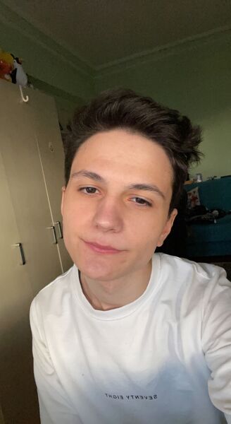  ,   Emir, 21 ,   ,   , c , 