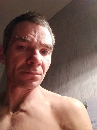  ,   Robert, 48 ,   