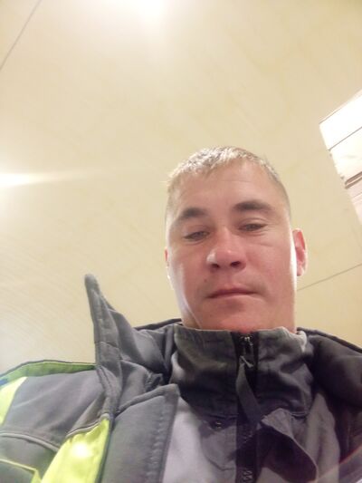  ,   Mikhail, 27 ,   ,   