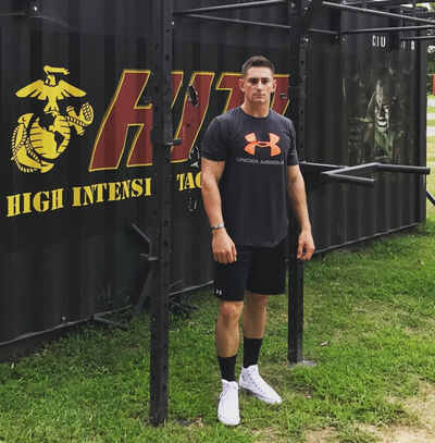  ,   Logan Tomf, 44 ,     , c 