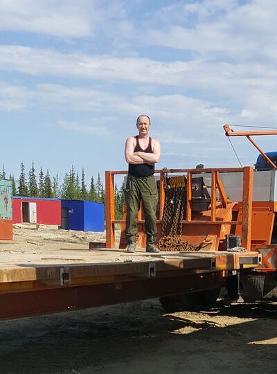  ,   Aleks, 49 ,   c 