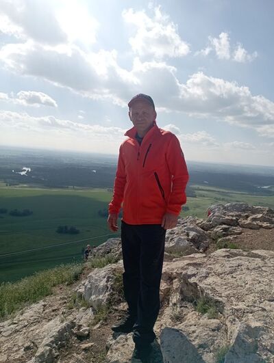  ,   Denis , 47 ,   c 