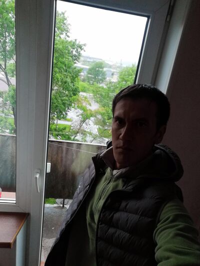  ,   Niks Enrike, 36 ,   ,   