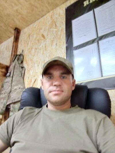 ,   Oskar, 37 ,   ,   