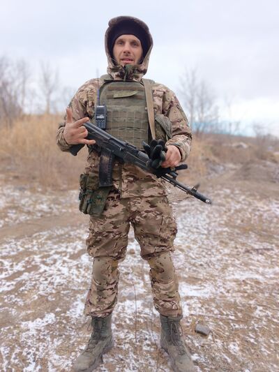  ,   Nik, 37 ,   ,   