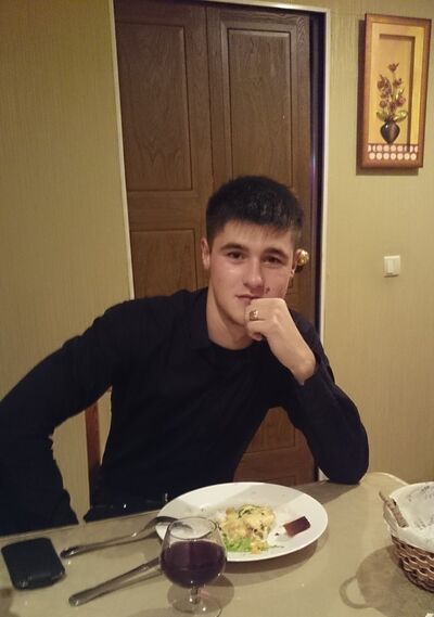  ,   ViktorNeon, 33 ,   