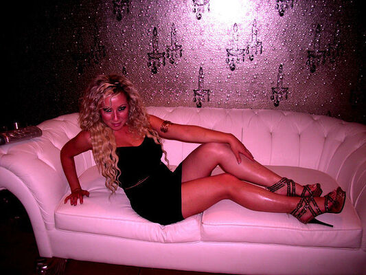  ,   Lola, 35 ,   ,   , c 