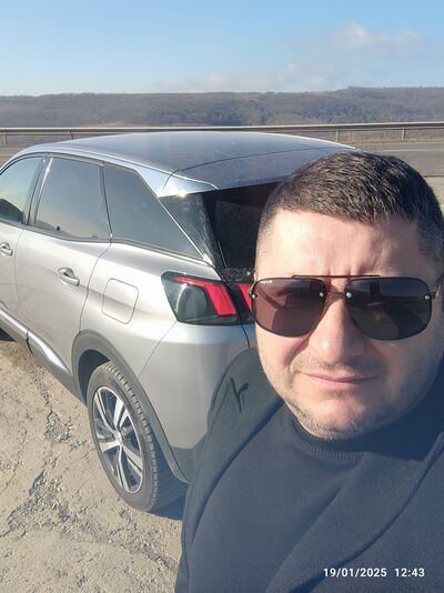  ,   Oleg, 44 ,   ,   