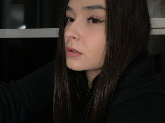  ,   Daria, 19 ,  