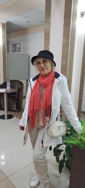  ,   Nina, 64 ,   c , 