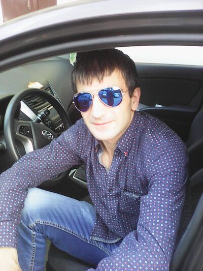  ,   Arkadi, 44 ,   ,   