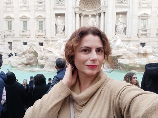  Pineto,   Yuliya, 49 ,   ,   , c 