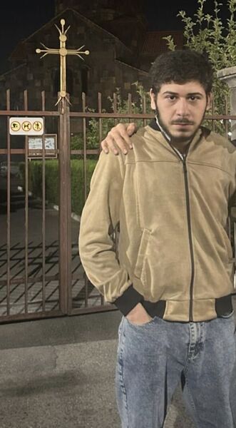 ,   Arman, 20 ,   ,   