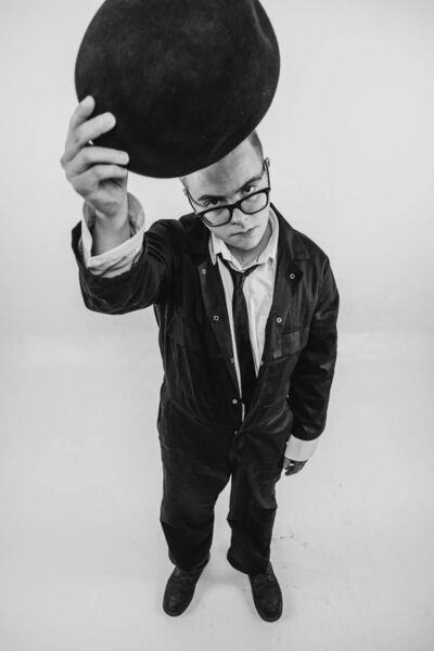  -,   , 22 ,   