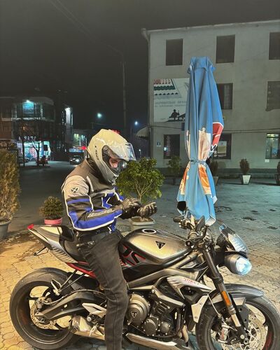  ,   Zakk, 23 ,   ,   , c 