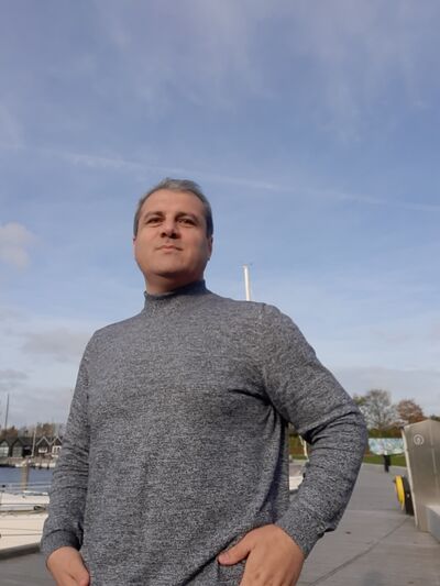  ,   Martin, 40 ,   ,   , c , 