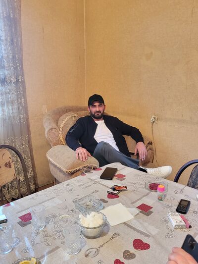  ,   Ali, 34 ,   ,   