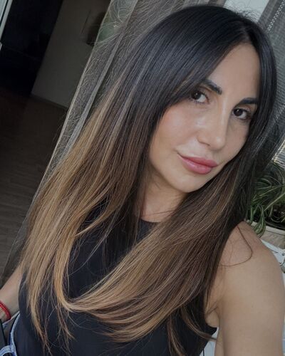  ,   Karina, 51 ,   c 