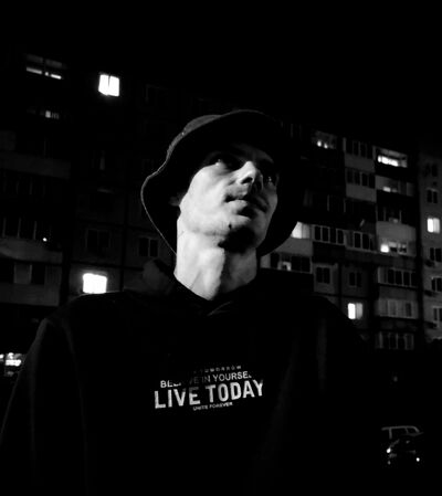  ,   Viktor, 37 ,   ,   