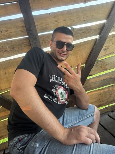  ,   Denis, 29 ,   ,   