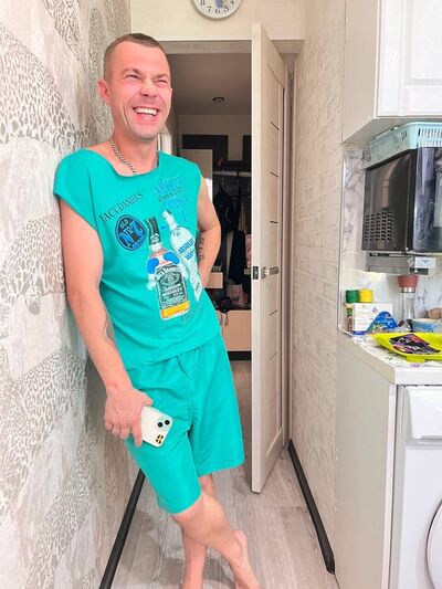  ,   Artem, 38 ,   ,   , c , 