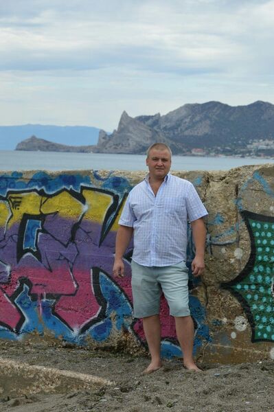  ,   Anton, 38 ,   ,   