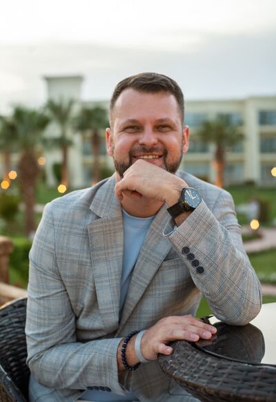  ,   Anton, 48 ,     , c 