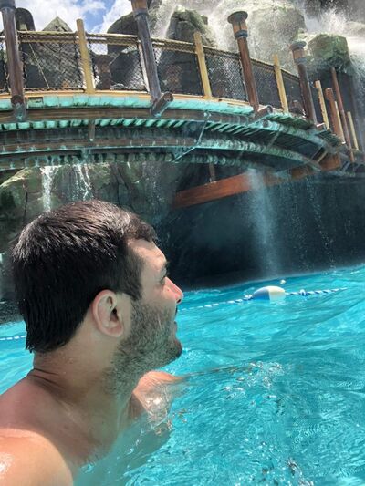  ,   Bexruz, 32 ,   ,   , c 