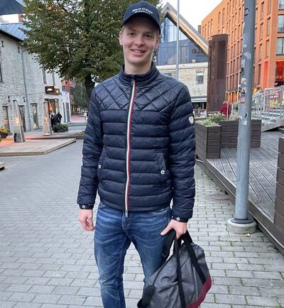  ,   Aleksandr, 19 ,   c 