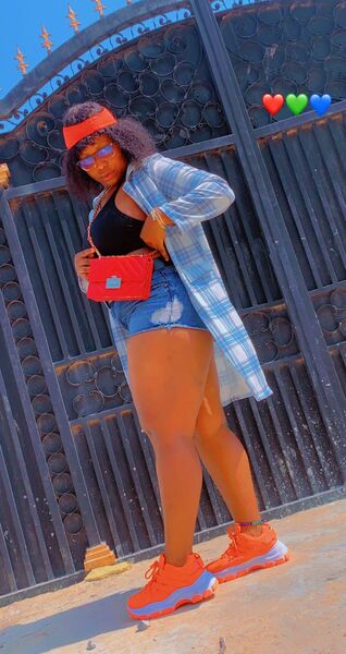  Edmundston,   Beauty, 29 ,   c 