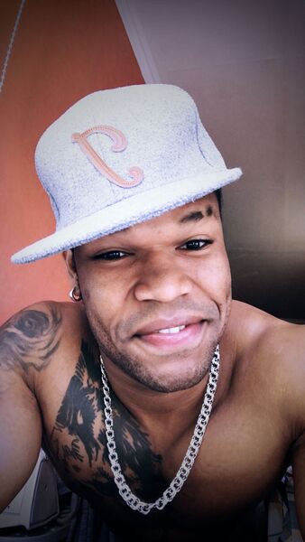  ,   Maxiy, 33 ,   ,   , c 