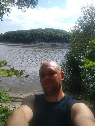  ,   Dany, 41 ,   