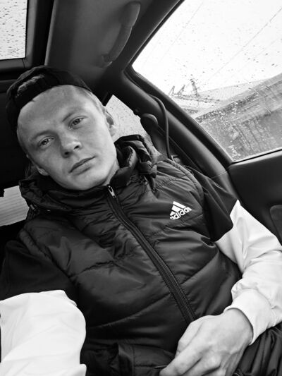 ,   Anton, 24 ,  