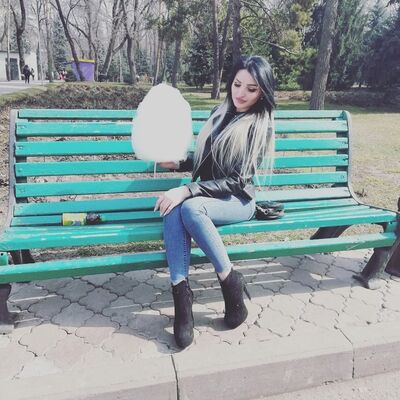  ,   Eva, 33 ,   ,   , c 