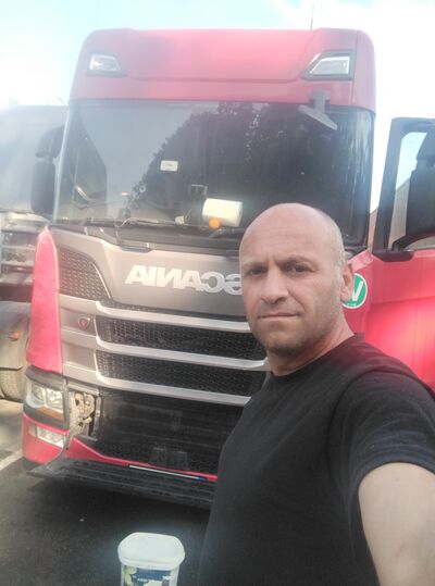  ,   Hamza, 45 ,   ,   