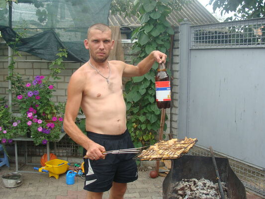  ,   Jonn, 43 ,   