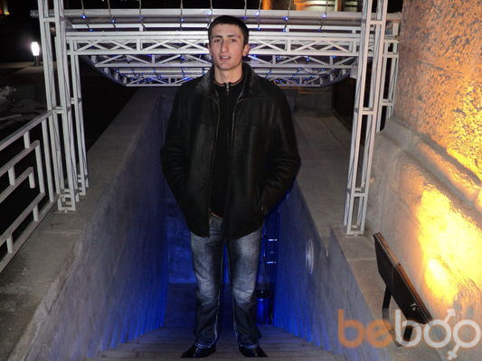  ,   Zaven, 32 ,   