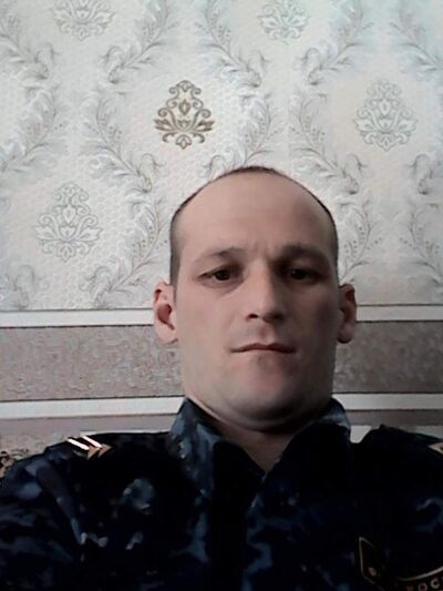  ,   Asker, 39 ,   
