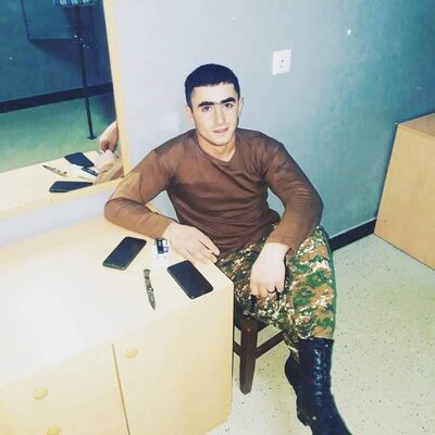  ,   Gevorg, 25 ,   ,   