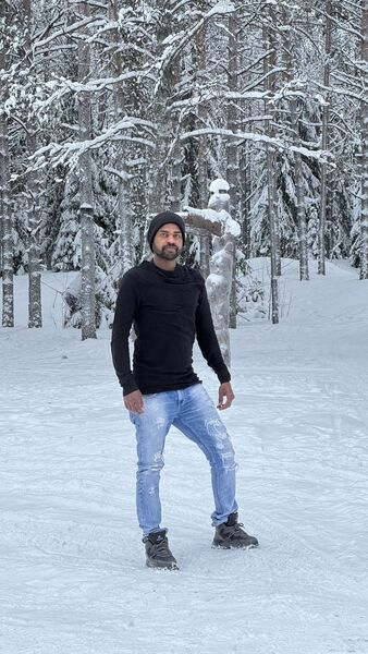  -,   Roshan, 28 ,   ,   