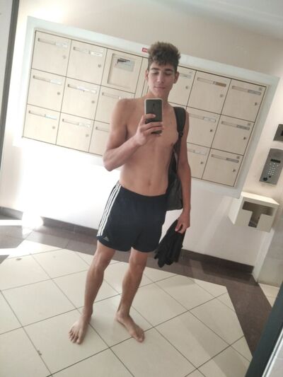  Antibes,   , 24 ,  