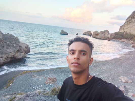  ,   Yoendris, 24 ,   ,   , c , 