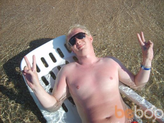  ,   White, 40 ,   