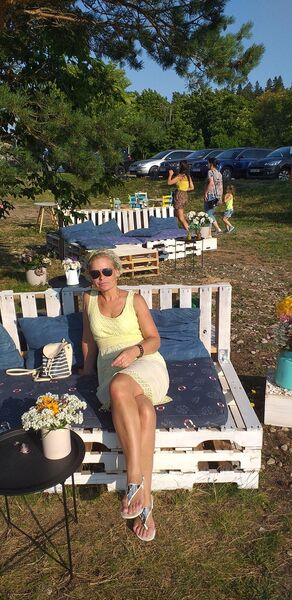  ,   Hanna, 49 ,  