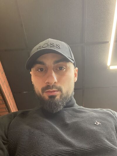  ,   Artur, 29 ,  