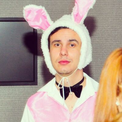  ,   Vadim, 32 ,   