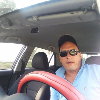  ,   Alex, 43 ,   