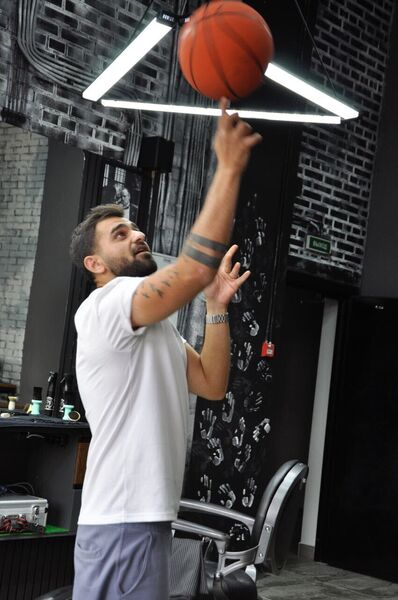 -,   Togrul, 28 ,   ,   