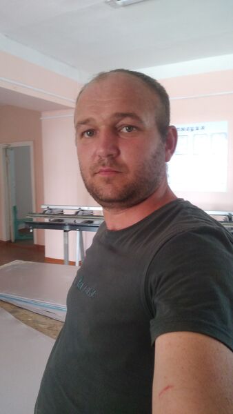  ,   Maxim, 37 ,   ,   , c 